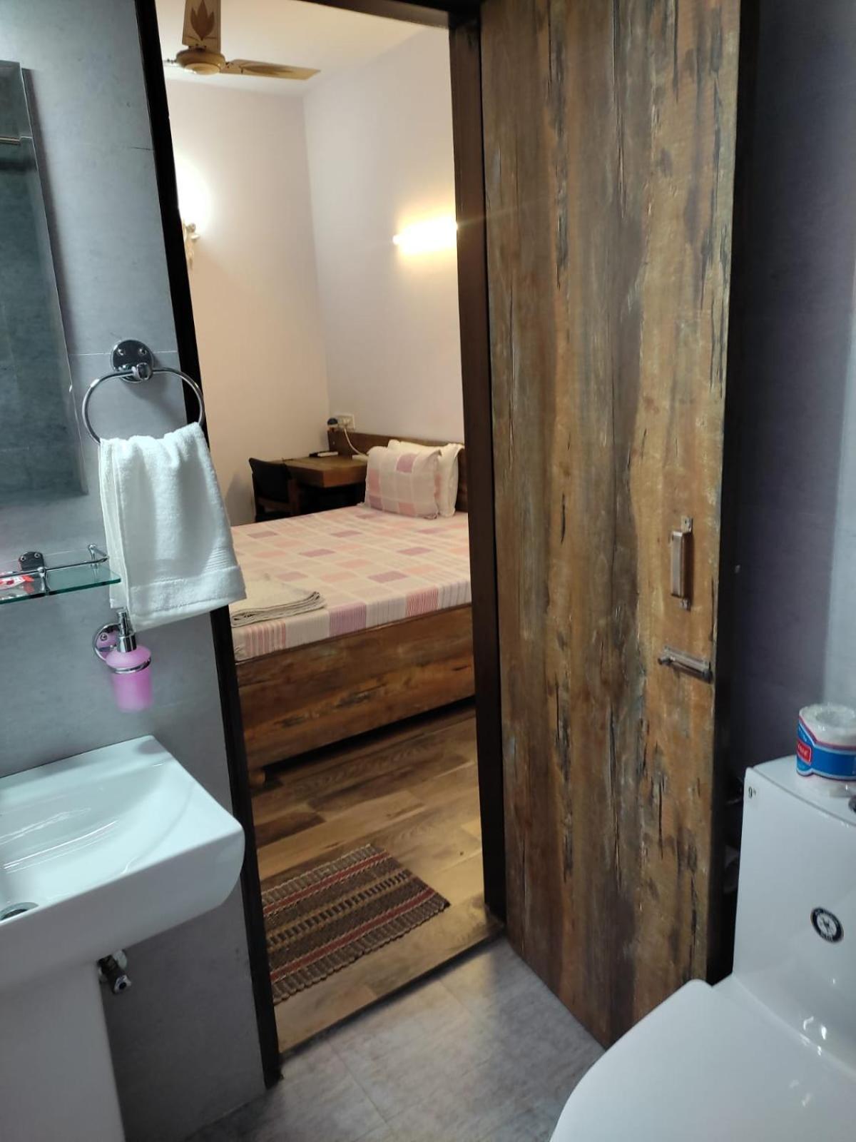 Tatvamasi Homestay Ню Делхи Екстериор снимка