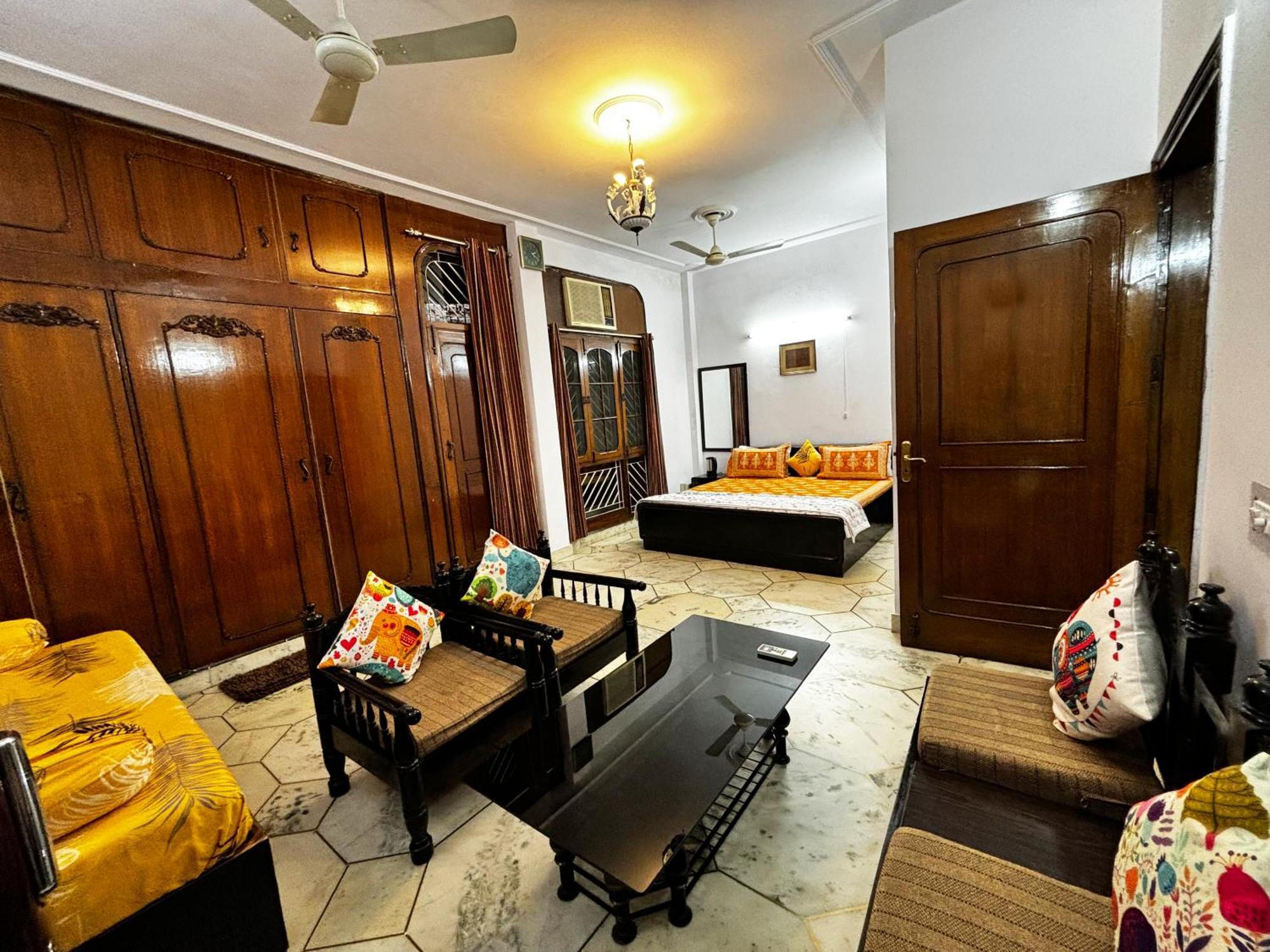 Tatvamasi Homestay Ню Делхи Екстериор снимка