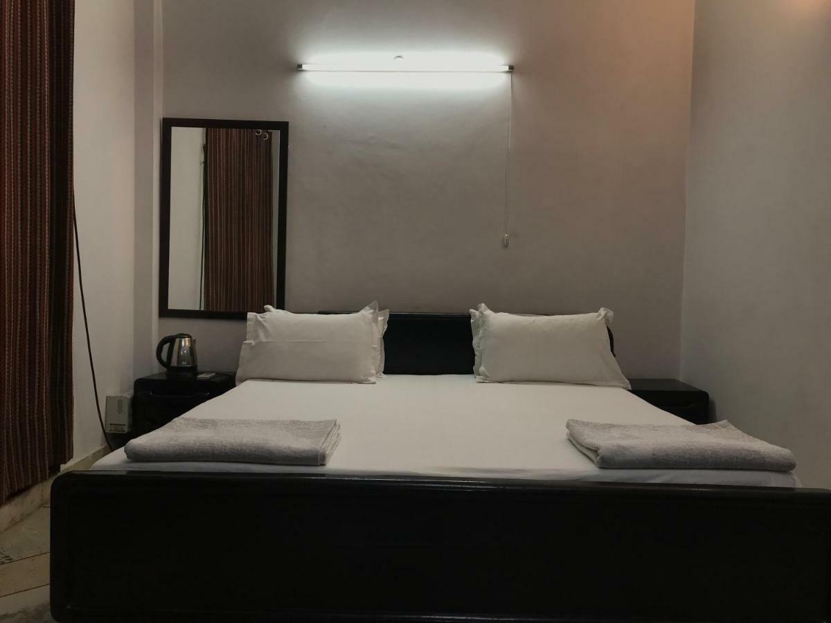 Tatvamasi Homestay Ню Делхи Екстериор снимка